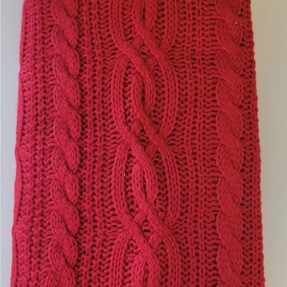Christmas Shoppe 48” Tree Skirt Red Cable Knit